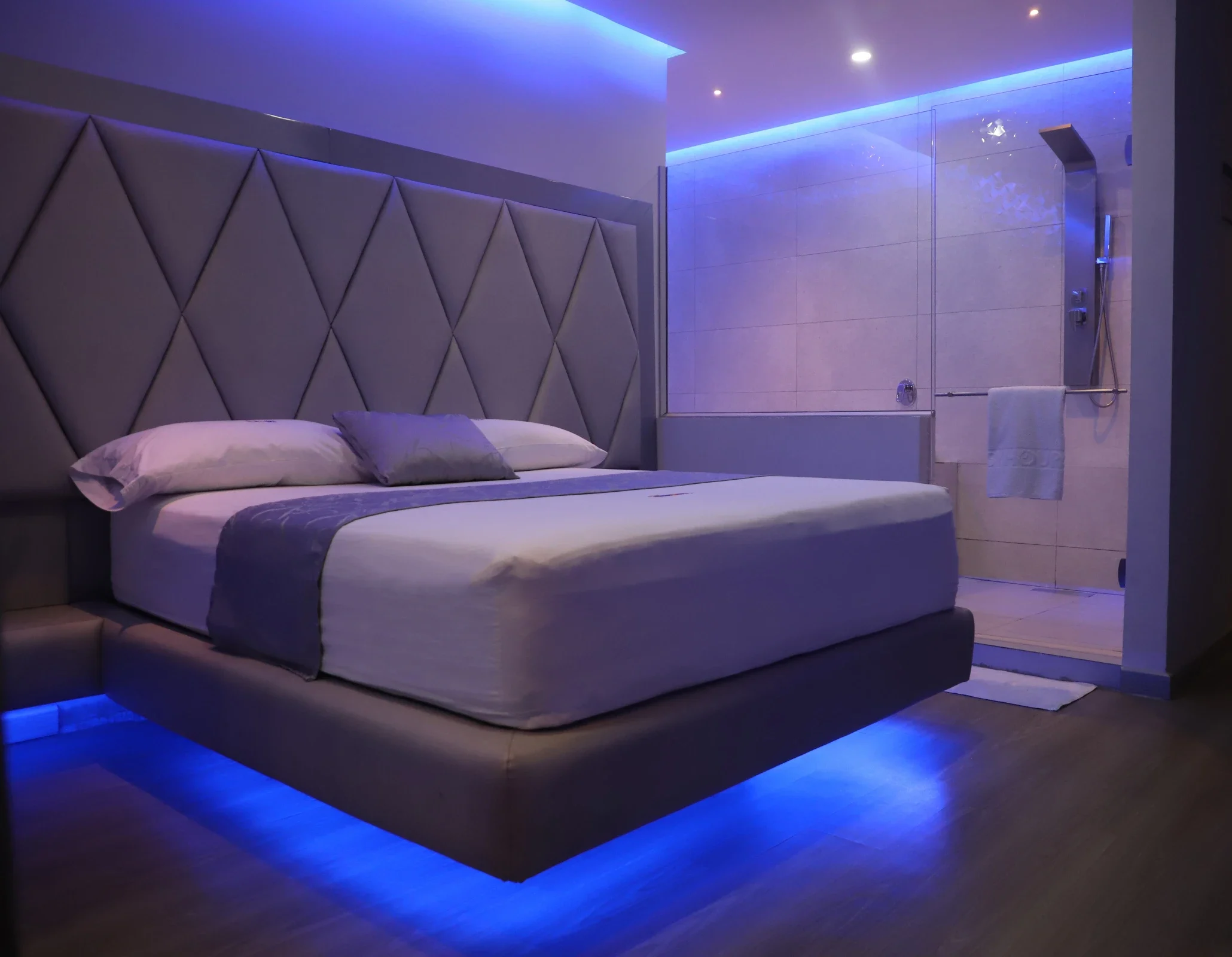 Habitación Suite - ByHours Circunvalar