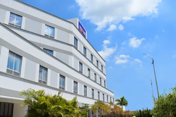 Hotel ByHours Circunvalar